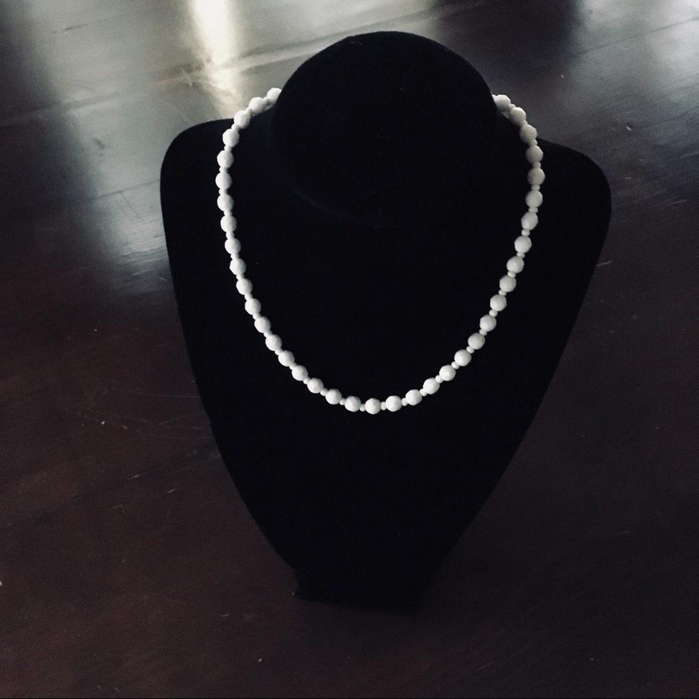 b e a d e d • Necklace - Picture 5 of 5